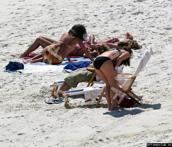 Бритни и Кевин на пляже145mb.jpg(Бритни Спирс, Britney Spears)