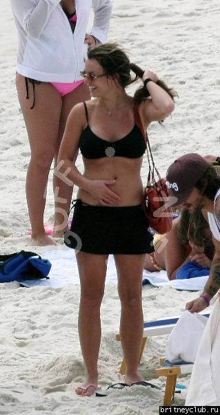 Бритни и Кевин на пляжеspears_federline_050407_34.jpg(Бритни Спирс, Britney Spears)