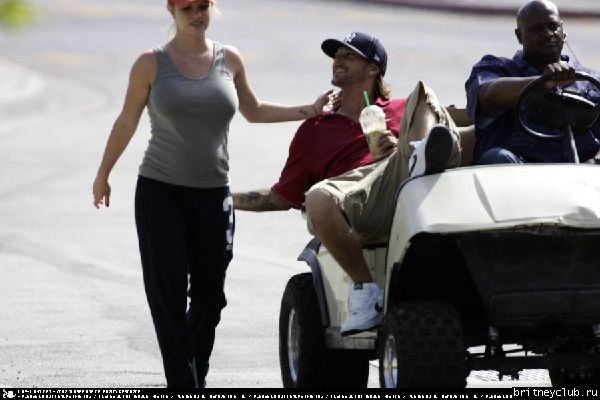 Бритни и Кевин играют в гольф 40.jpg(Бритни Спирс, Britney Spears)