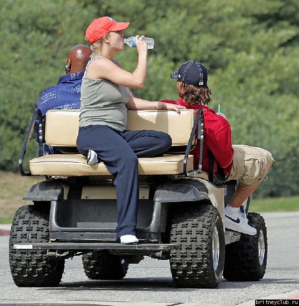 Бритни и Кевин играют в гольф 5.jpg(Бритни Спирс, Britney Spears)