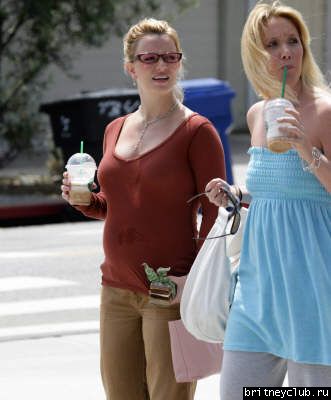 Бритни посещает клинику1.jpg(Бритни Спирс, Britney Spears)