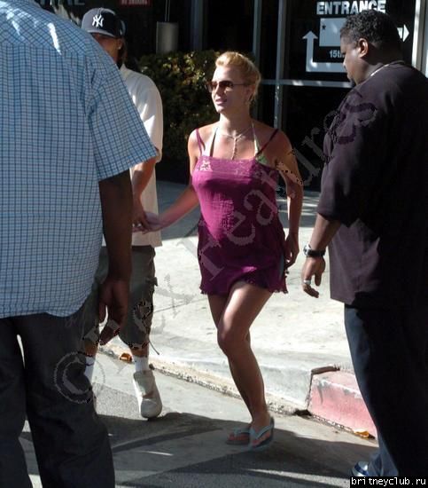 Бритни посещает клинику1119212704958.jpg(Бритни Спирс, Britney Spears)