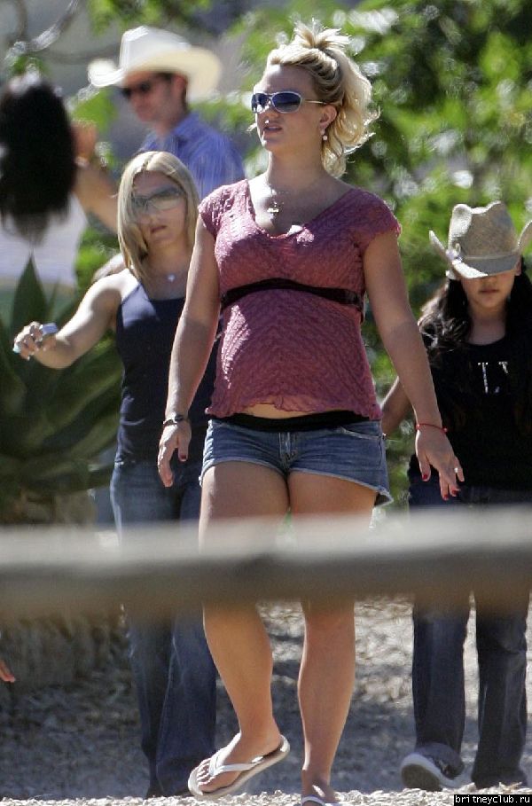 Бритни отмечает День Рождения Кори (трехлетней дочери Кевина)b5.jpg(Бритни Спирс, Britney Spears)