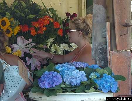 Бритни покупает цветы11.jpg(Бритни Спирс, Britney Spears)
