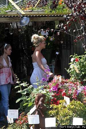 Бритни покупает цветы19.jpg(Бритни Спирс, Britney Spears)