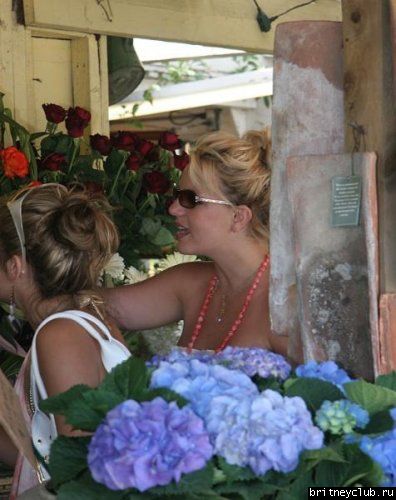Бритни покупает цветы22.jpg(Бритни Спирс, Britney Spears)