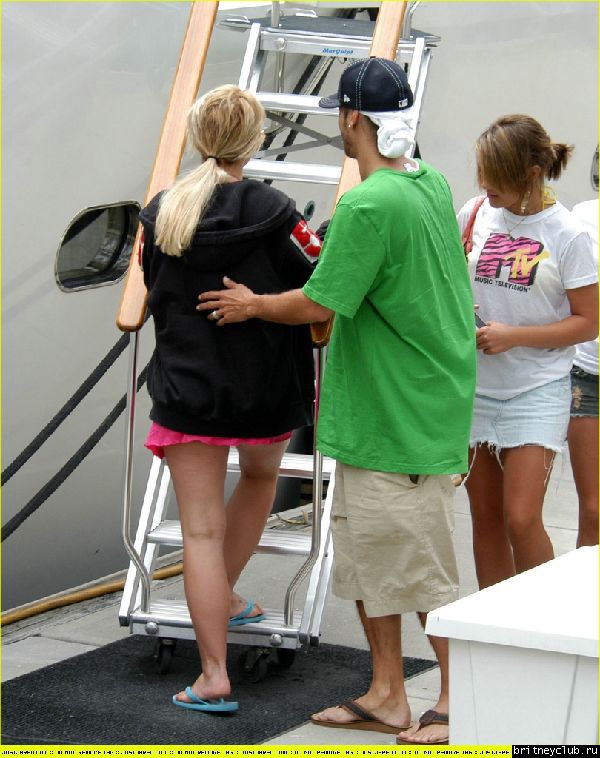 Прогулка на яхтеbritney-spears-paradise-cove16fgjhfgh.jpg(Бритни Спирс, Britney Spears)