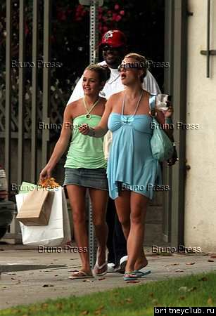 Бритни на шоппинге в Hollywood Plazab6.jpg(Бритни Спирс, Britney Spears)