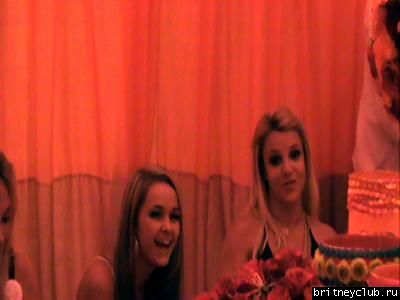 Бритни с семьей в Baby Shower29.jpg(Бритни Спирс, Britney Spears)