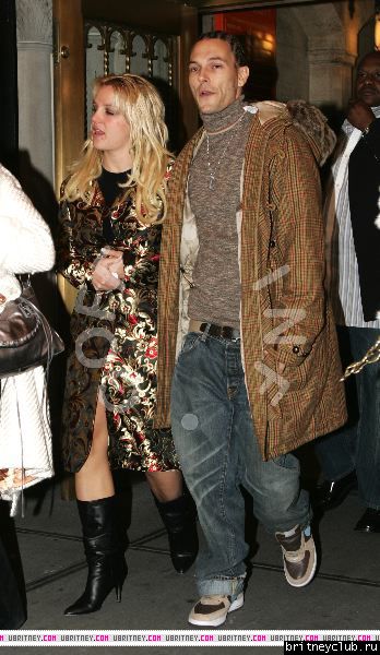 Бритни и Кевин идут на вечеринку (Нью Йорк)05.jpg(Бритни Спирс, Britney Spears)