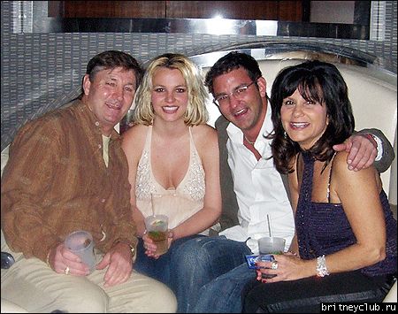 Бритни со своей семьей в Лас Вегасе01.jpg(Бритни Спирс, Britney Spears)