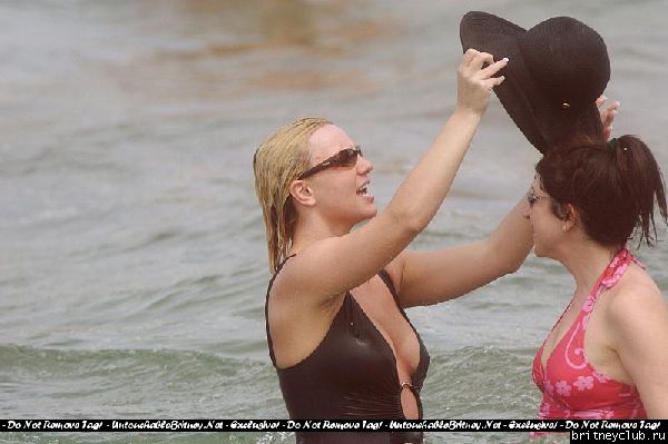 Бритни с Шоном на пляже10~539.jpg(Бритни Спирс, Britney Spears)