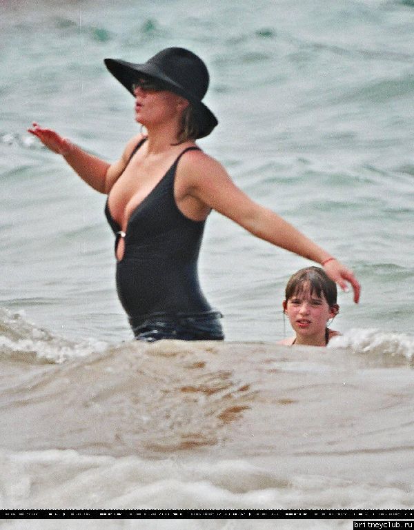 Бритни с Шоном на пляже2152366.jpg(Бритни Спирс, Britney Spears)