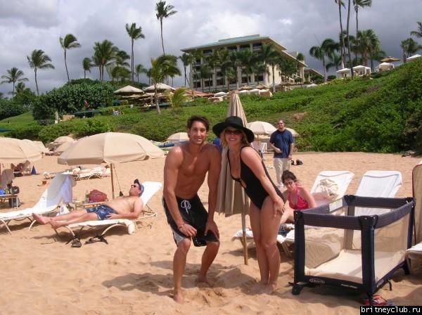 Бритни с Шоном на пляжеmaui.jpg(Бритни Спирс, Britney Spears)
