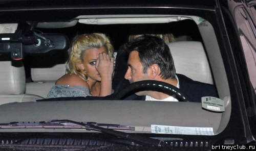 Бритни и Кевин посетили ресторан 05.jpg(Бритни Спирс, Britney Spears)
