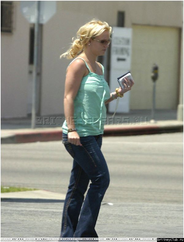 Бритни посетила ресторан Taco Bell1147168684587.jpg(Бритни Спирс, Britney Spears)