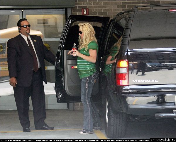 Бритни посетила Нью-йоркскую Пресвитерианскую больницу01.jpg(Бритни Спирс, Britney Spears)