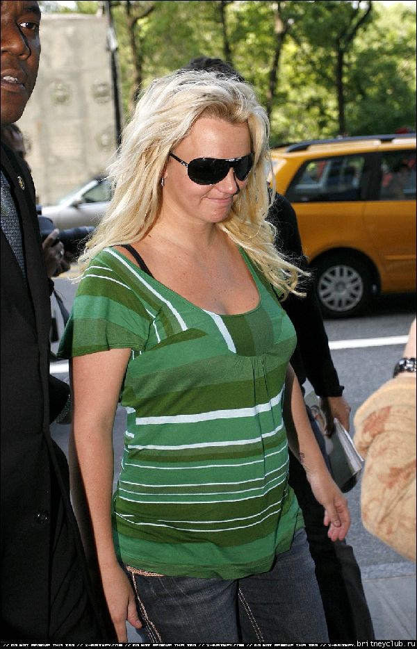Бритни посетила Нью-йоркскую Пресвитерианскую больницу04.jpg(Бритни Спирс, Britney Spears)
