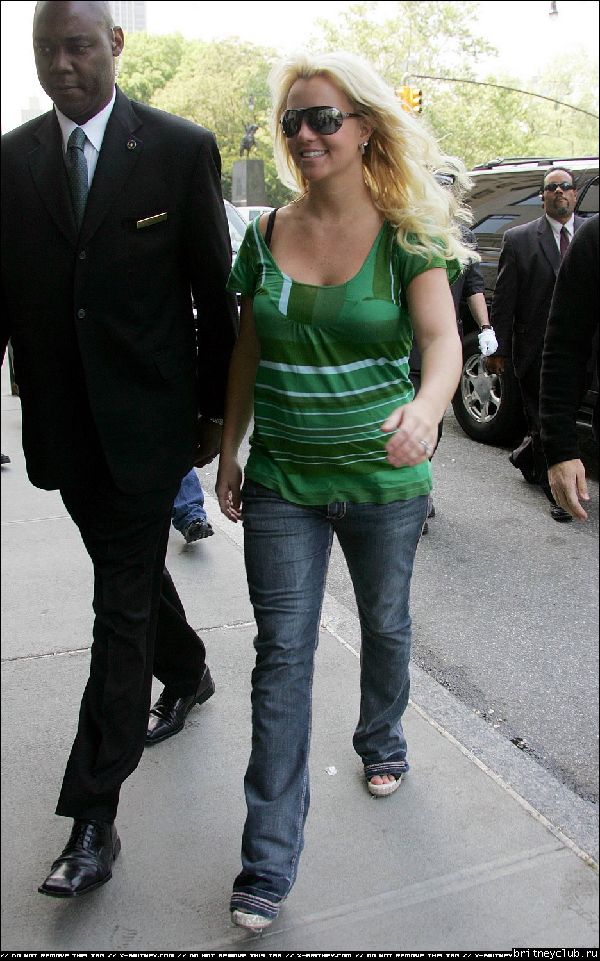 Бритни посетила Нью-йоркскую Пресвитерианскую больницу08.jpg(Бритни Спирс, Britney Spears)