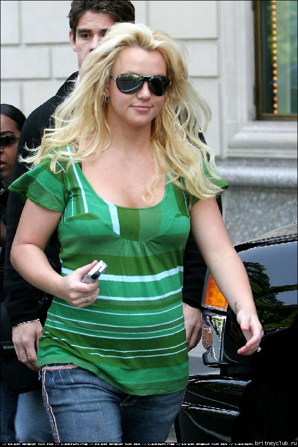 Бритни посетила Нью-йоркскую Пресвитерианскую больницу15.jpg(Бритни Спирс, Britney Spears)