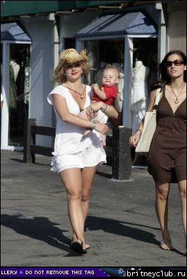 Бритни и Шон наслаждаются солнечным днем в Малибу02.jpg(Бритни Спирс, Britney Spears)