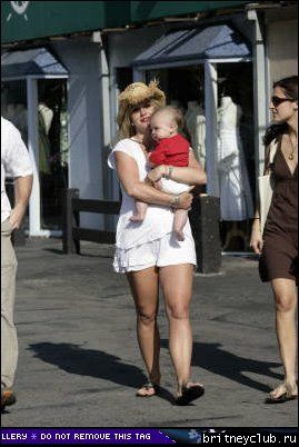 Бритни и Шон наслаждаются солнечным днем в Малибу10.jpg(Бритни Спирс, Britney Spears)
