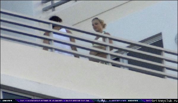 Бритни и Кевин на балконе05.jpg(Бритни Спирс, Britney Spears)