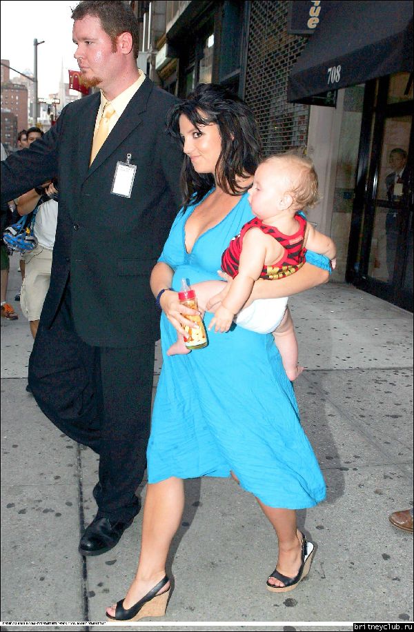 Бритни и Шон покидают свой отель в Нью Йорке04.jpg(Бритни Спирс, Britney Spears)