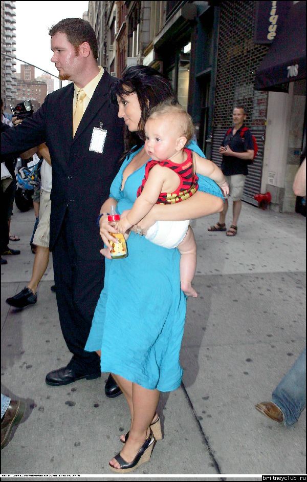 Бритни и Шон покидают свой отель в Нью Йорке05.jpg(Бритни Спирс, Britney Spears)