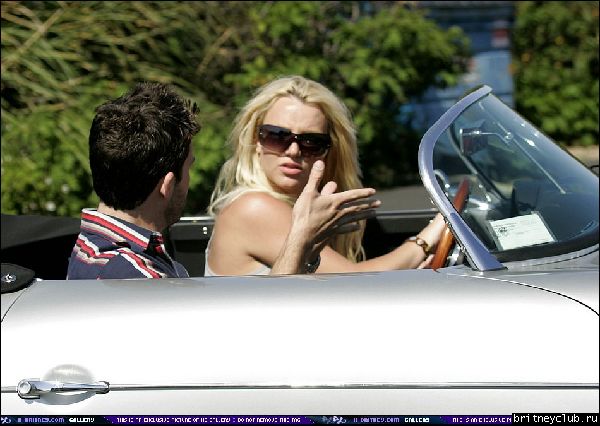 Бритни тестирует новый автомобиль01.jpg(Бритни Спирс, Britney Spears)