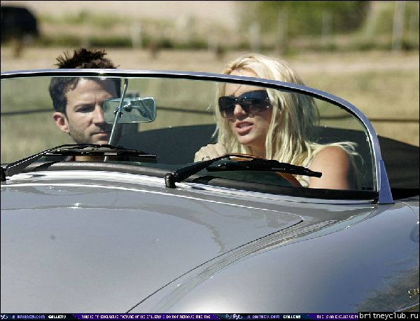 Бритни тестирует новый автомобиль03.jpg(Бритни Спирс, Britney Spears)