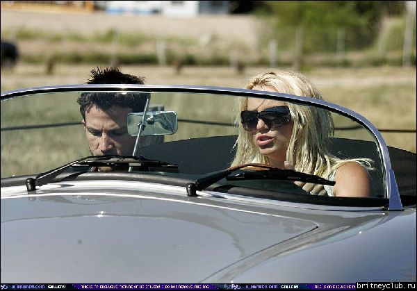 Бритни тестирует новый автомобиль04.jpg(Бритни Спирс, Britney Spears)