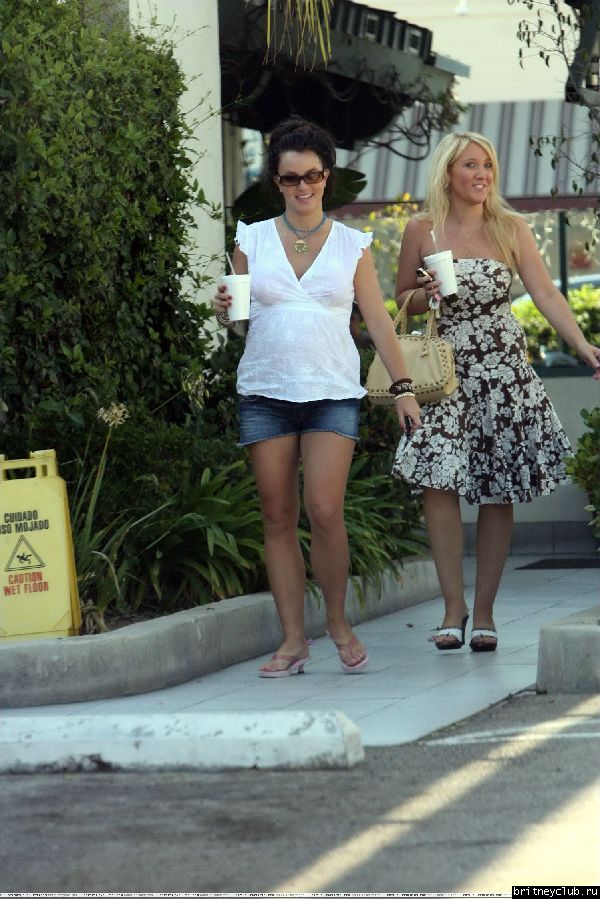 Бритни в Санта Монике31.jpg(Бритни Спирс, Britney Spears)
