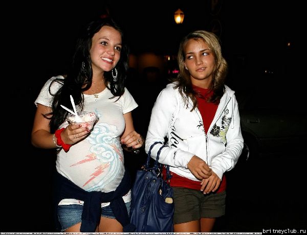 Бритни и Джеми Линн в Малибу01.jpg(Бритни Спирс, Britney Spears)