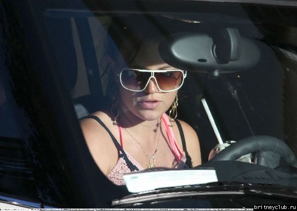 Бритни и Джеми Линн катаются на машине в Малибу02.jpg(Бритни Спирс, Britney Spears)