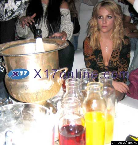 Бритни как киллерBSpearsClub120506_2.jpg(Бритни Спирс, Britney Spears)