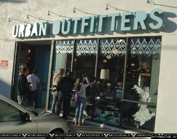 Бритни в магазине "Urban Outfitters"1166859636339.jpg(Бритни Спирс, Britney Spears)