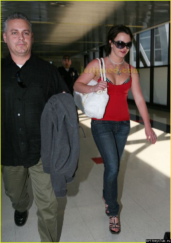 Бритни в аэропорте до стрижкиbritney-airport09.jpg(Бритни Спирс, Britney Spears)