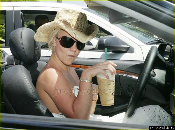 Бритни в северной части Голивудаbritney-starbucks73.jpg(Бритни Спирс, Britney Spears)