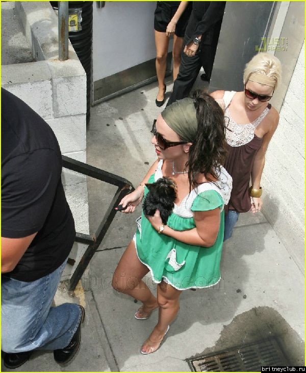 Бритни делает покупки Lisa Klinebritney-lisakline10.jpg(Бритни Спирс, Britney Spears)