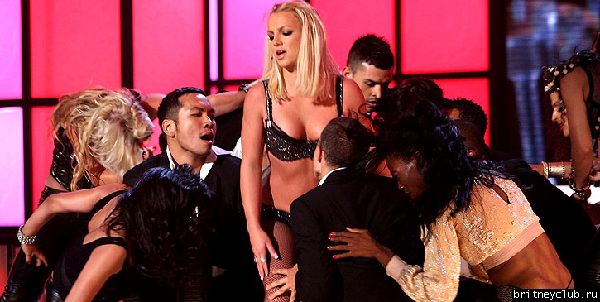 Выступление Бритни на VMA 2007performances-britney-spears-14766396.jpg(Бритни Спирс, Britney Spears)