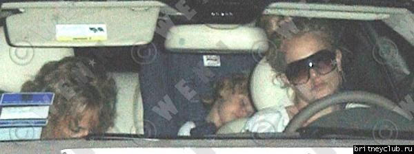 Бритни сос спящими детьми направляется в отельbritney-sons04.jpg(Бритни Спирс, Britney Spears)