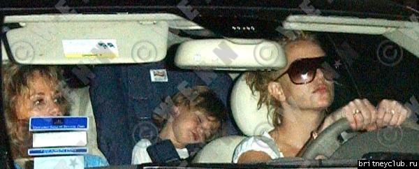 Бритни сос спящими детьми направляется в отельbritney-sons06.jpg(Бритни Спирс, Britney Spears)