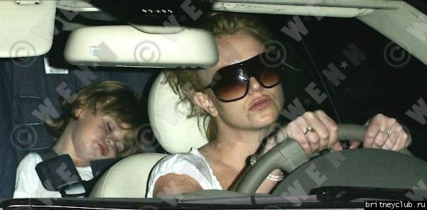 Бритни сос спящими детьми направляется в отельbritney-sons12.jpg(Бритни Спирс, Britney Spears)