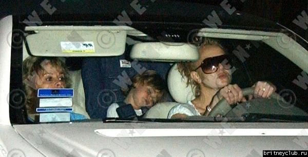 Бритни сос спящими детьми направляется в отельbritney-sons23.jpg(Бритни Спирс, Britney Spears)