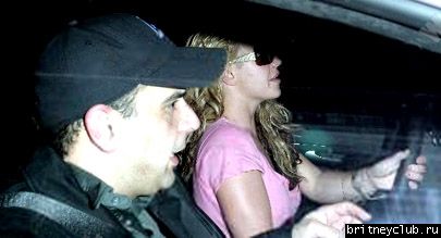 Бритни и Сэм уезжают из отеля The Four Seasons 02~352.jpg(Бритни Спирс, Britney Spears)