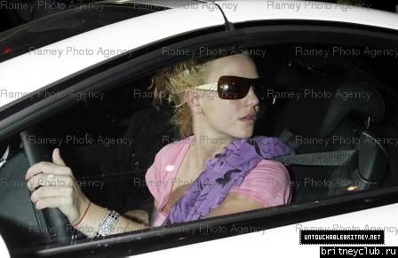 Бритни и Сэм уезжают из отеля The Four Seasons 08~69.jpg(Бритни Спирс, Britney Spears)