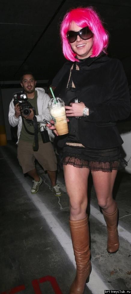 Бритни приехала в Starbucks10.jpg(Бритни Спирс, Britney Spears)