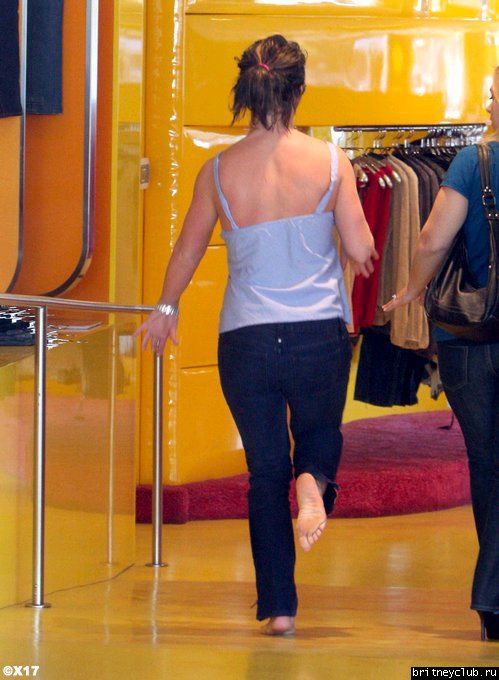 Бритни с матерью на шоппинге в Miss Sixty22.jpg(Бритни Спирс, Britney Spears)