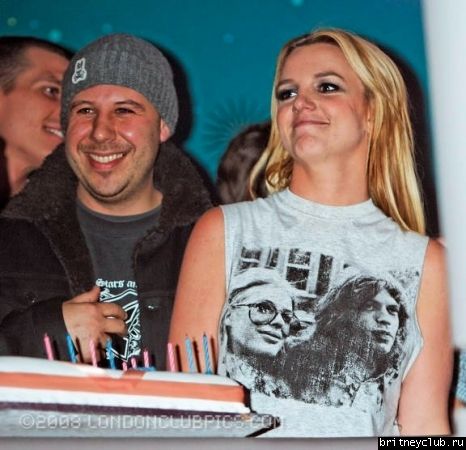 Бритни отмечает День Рождения в клубе G-A-Ynormal_n508016193_1205170_516.jpg(Бритни Спирс, Britney Spears)